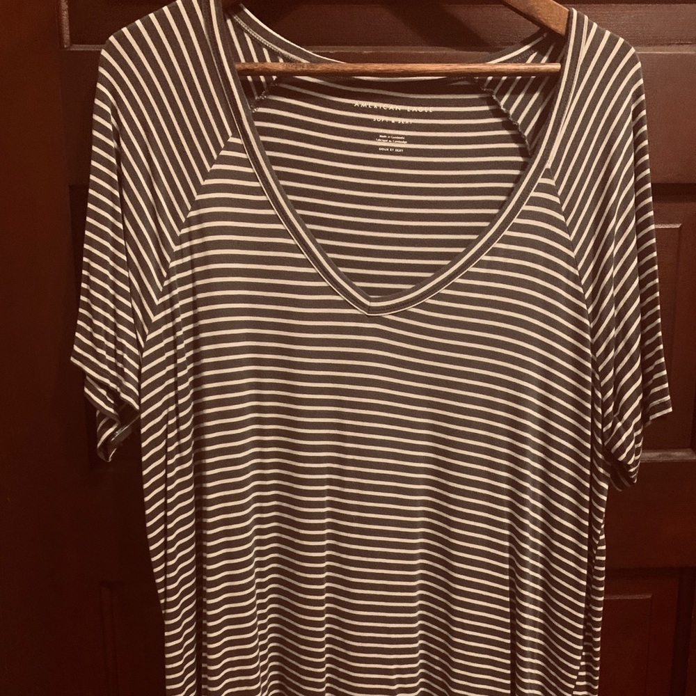 Comfy v neck top ☕️